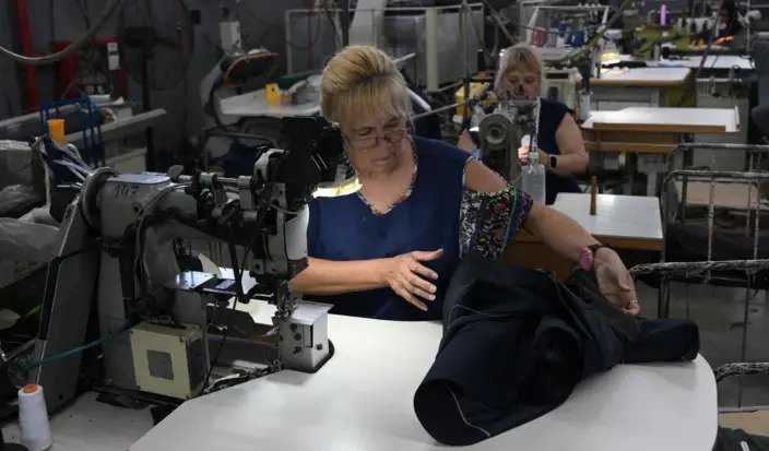 Tres claves de la polémica reforma laboral que propone Milei en Argentina y que genera paros y protestas