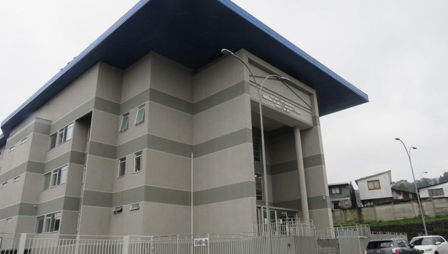Juzgado de Puerto Montt rechaza internación provisoria de cuatro adolescentes imputados por robo e incendio en colegio