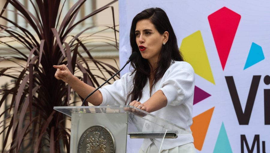 Alcaldesa Ripamonti responde a informe de Contraloría: "A la gente había que entregarle todas las necesidades que tenían"