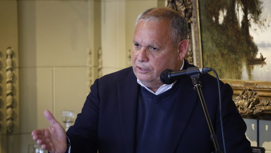 Gobernador Mundaca reconoce que la reconstrucción tras el megaincendio en Valparaíso "fue un fracaso"