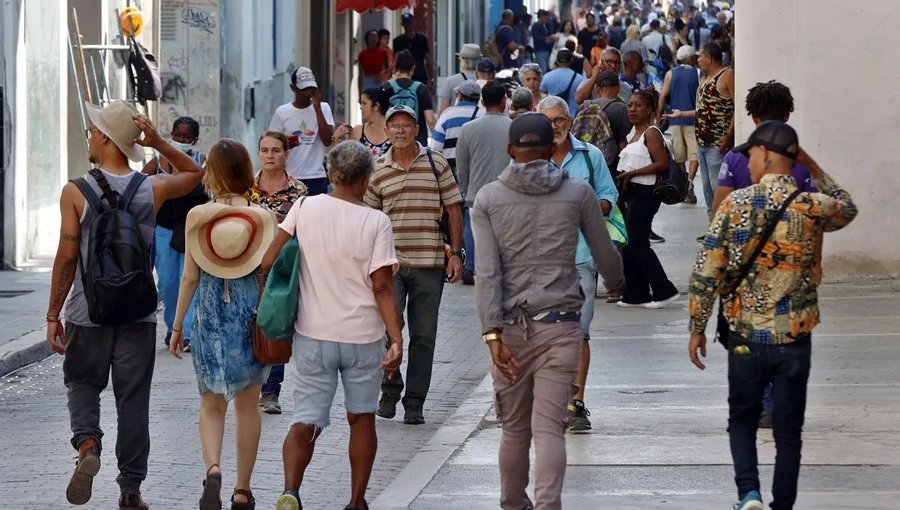 Ministra Vallejo afirma que el Gobierno evalúa envío de ayuda humanitaria a Cuba en medio de presión del PC