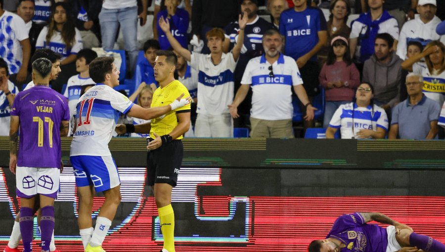 Lapidario informe arbitral detalla la expulsion de Clemente Montes en la UC: "Culpable de conducta violenta"