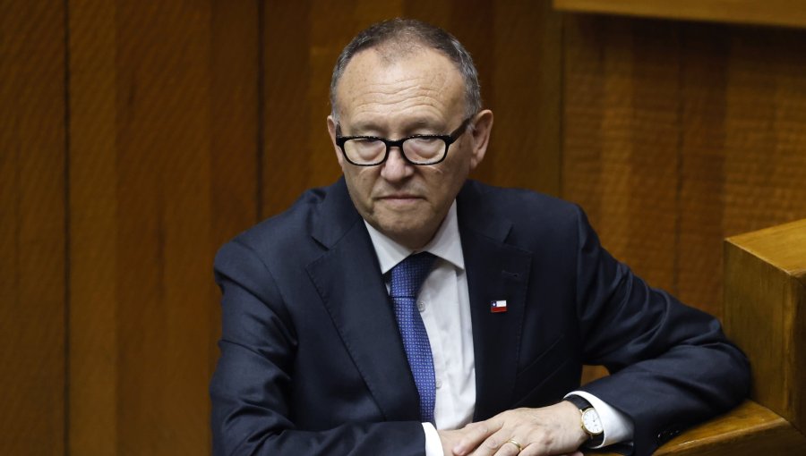 Ministro de la Segpres dice que el Gobierno va a "corregir" las 40 horas y "revisar" el proyecto de sala cuna