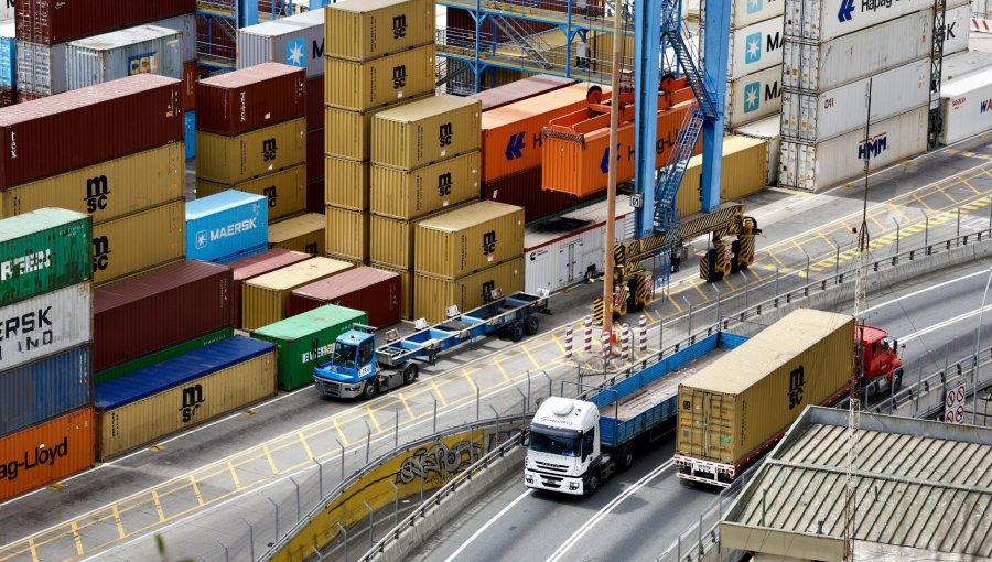 Experto advierte que alza de combustibles golpeará con fuerza a la región de Valparaíso y encarecerá el transporte portuario