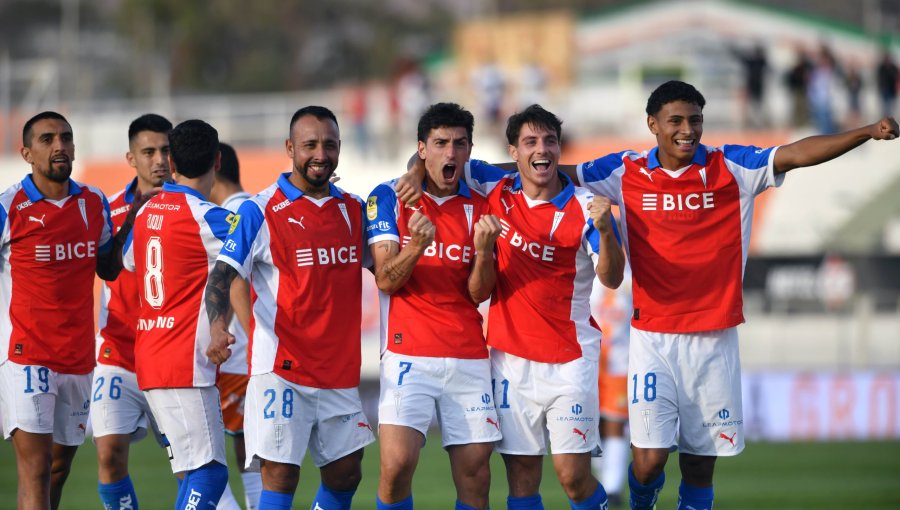 U. Católica venció como visitante a Cobresal por la tercera fecha de la Copa de la Liga