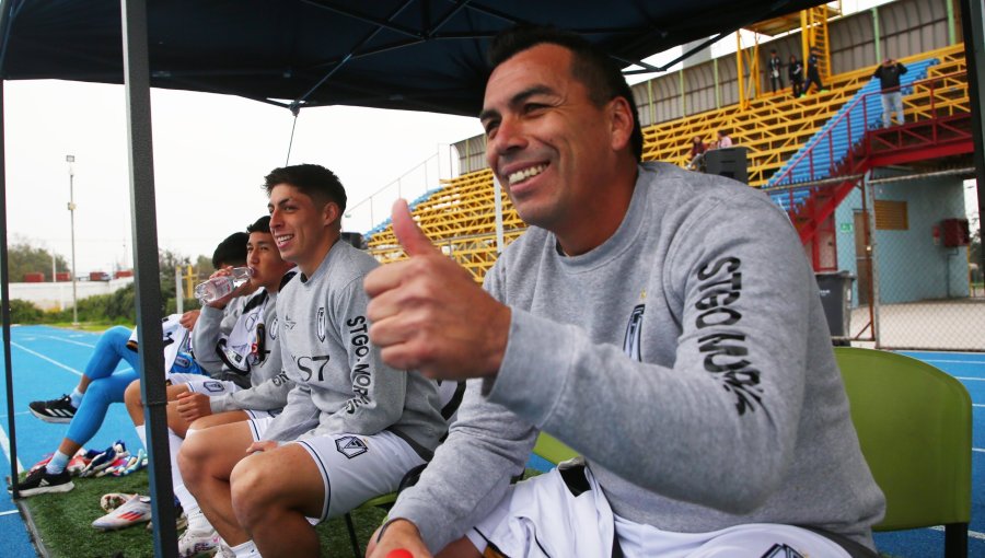Esteban Paredes inicia una nueva etapa: el histórico goleador asume como DT de Santiago Morning