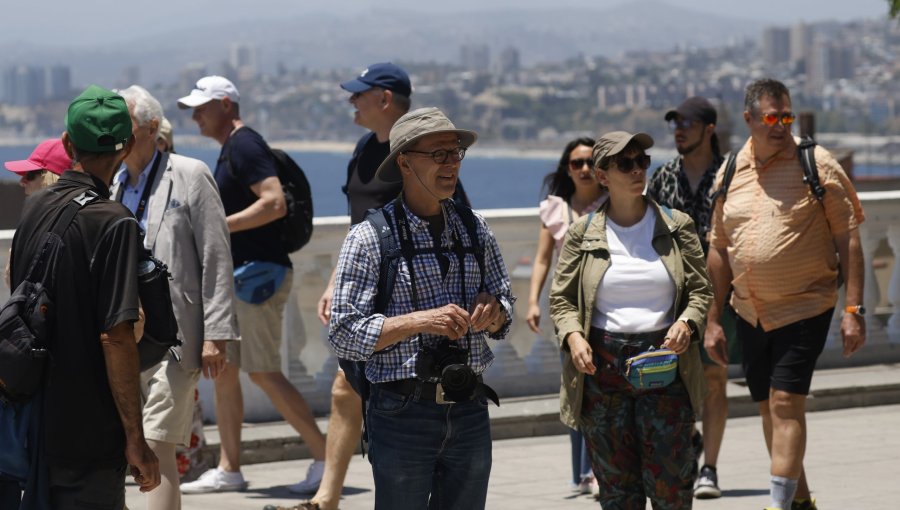 Gremios turísticos de Valparaíso esperan que Semana Santa sea el termómetro del impacto del alza de combustibles