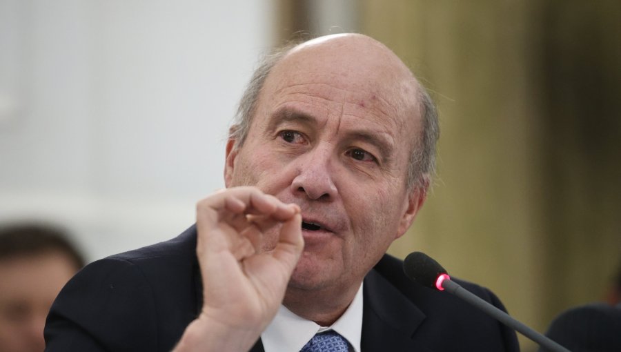 Ministro de Hacienda proyecta bajar el desempleo al 6,5% en cuatro años y "crear del orden de 600 mil a 650 mil empleos"