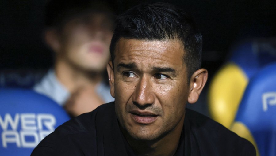 Entrenador de D. Limache le resta dramatismo a la salida de Pinares: "El equipo ha demostrado que no depende de un jugador"