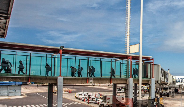 DGAC inicia acciones para corregir fallas en control de drogas en aeropuerto de Iquique tras informe de Contraloría