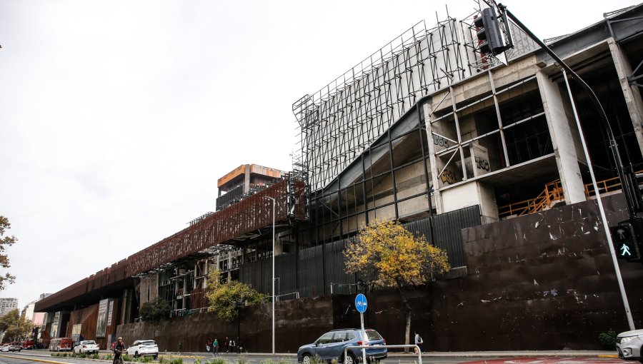 Ministro Undurraga dice que paralización de obras en el GAM es una decisión económica "dada la situación financiera del país"