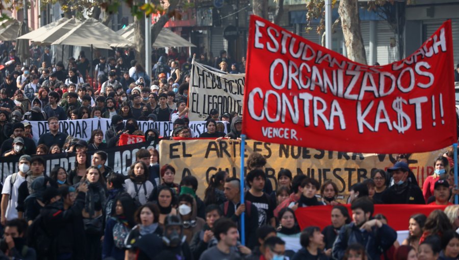 La Confech desafía al Gobierno: Convocan a gran movilización nacional a días de la Cuenta Pública