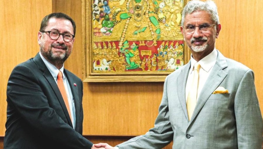 Canciller anuncia una visa de negocios expedita para empresarios indios que quieran invertir en Chile