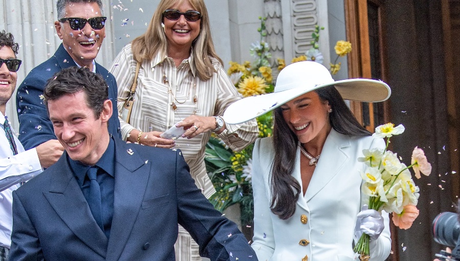 Dua Lipa se casa con el actor Callum Turner tras dos años de relación