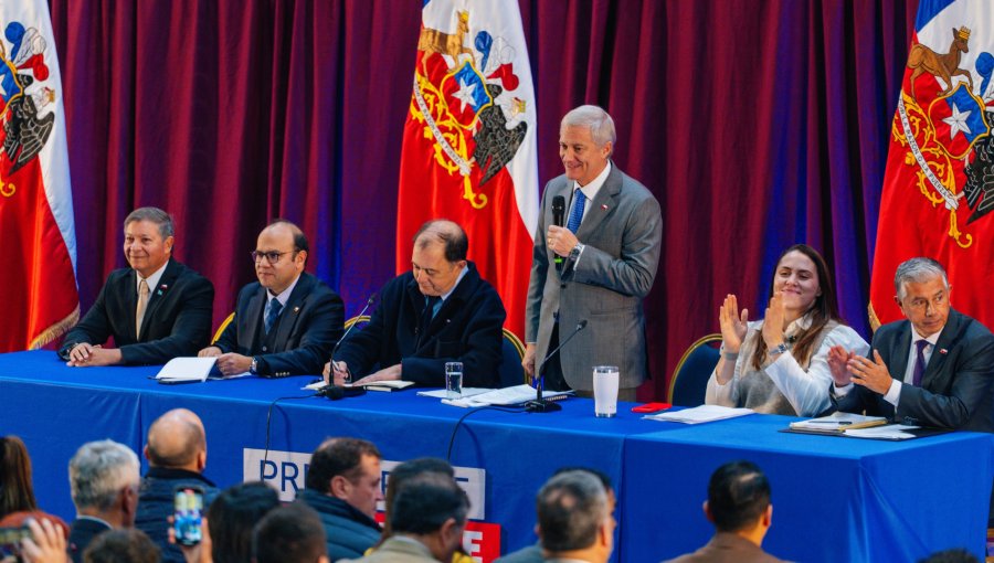 Presidente Kast encabeza conversatorio ciudadano en Villa Alemana y anuncia "un antes y un después" en materia de seguridad