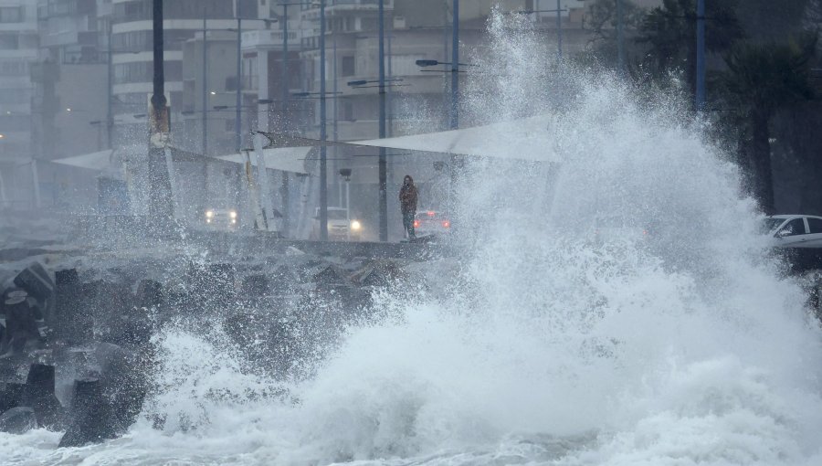 Marejadas volverán a golpear las costas de la región de Valparaíso este fin de semana