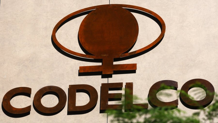 Diputados Mulet y Hernando presentan querella criminal por sobreestimación de producción en Codelco