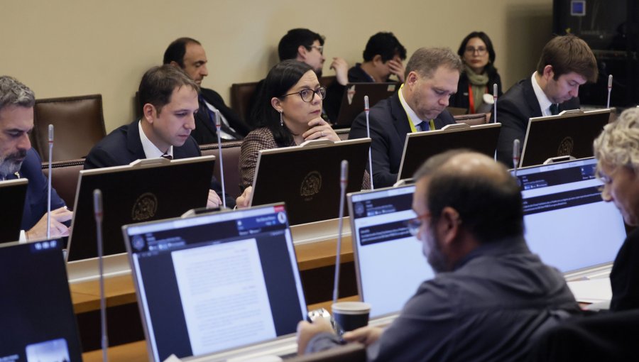 CFA advierte por proyecto para aumentar el endeudamiento en US$6.200 millones: nivel de deuda llegaría a 43,6% del PIB