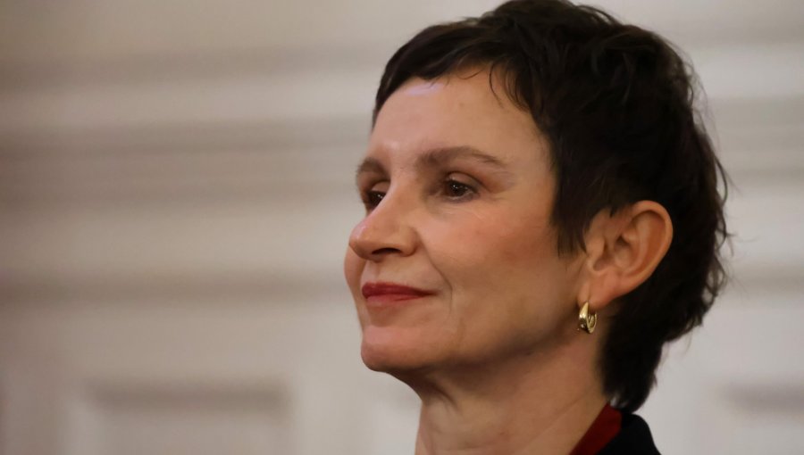 Carolina Tohá admite que Gobierno de Boric sospechó de funcionario del Consulado por vuelos irregulares de menores haitianos