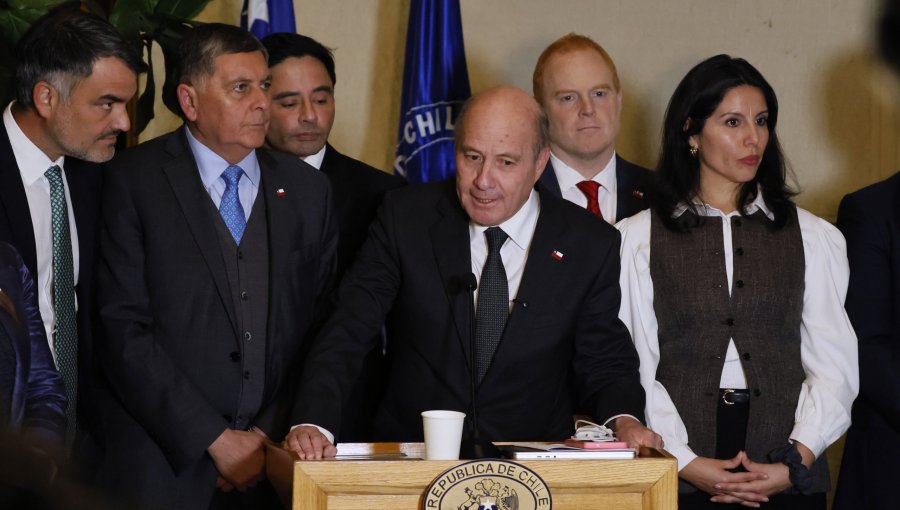 Ministro Quiroz destaca aprobación del plan de Reconstrucción en el Senado: "Es sumamente relevante para el futuro del país"