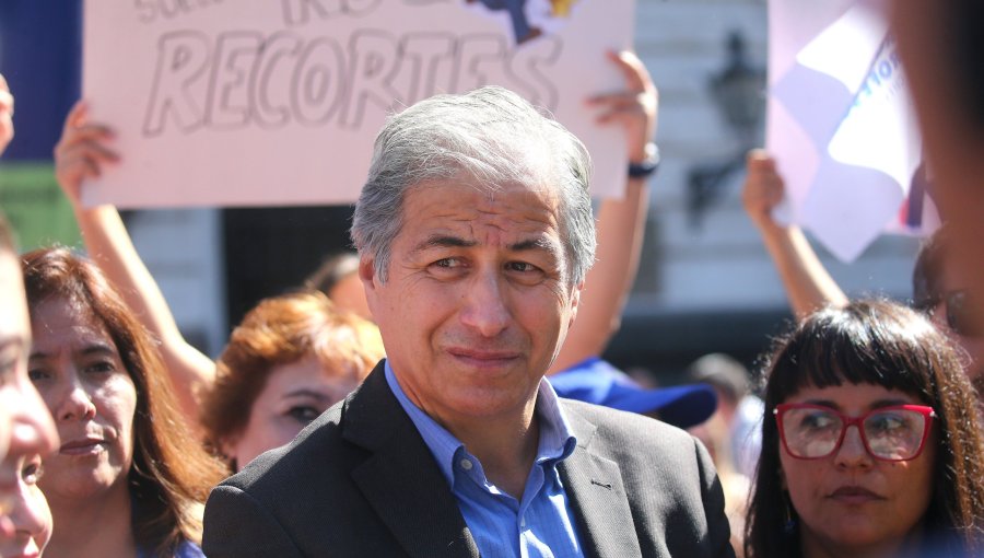 Presidente del Colegio de Profesores rechaza cambios al Sistema de Admisión Escolar: "Lo que no puede ocurrir es volver al viejo sistema"