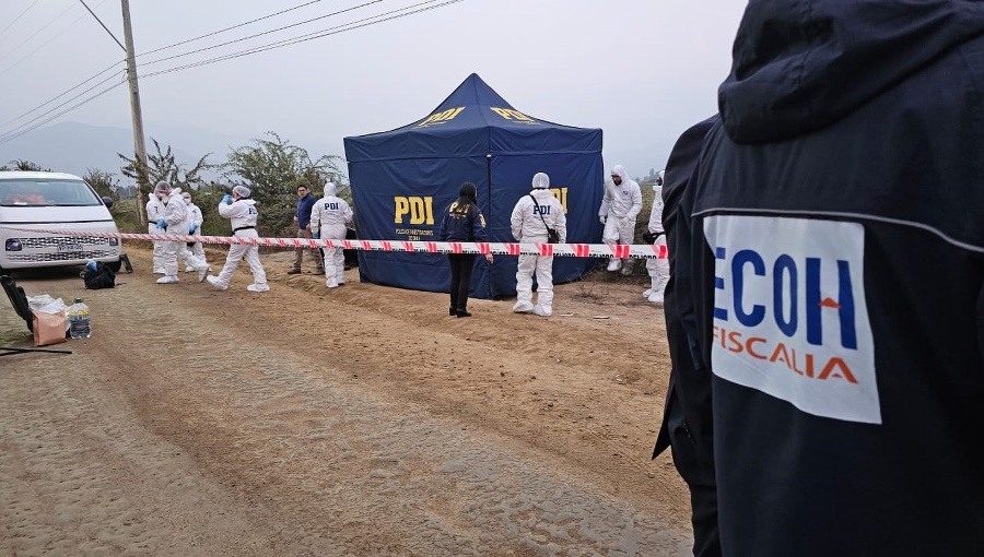 Encuentran cuerpo de hombre desmembrado y calcinado en plena vía pública en Curacaví