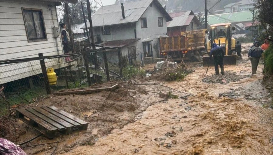 Sistema frontal en el sur deja 20 damnificados, 64 personas aisladas y más de 100 viviendas afectadas