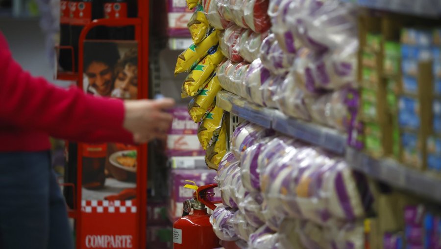 Alertan por desabastecimiento en supermercados del norte y llaman a "acelerar" la habilitación de rutas