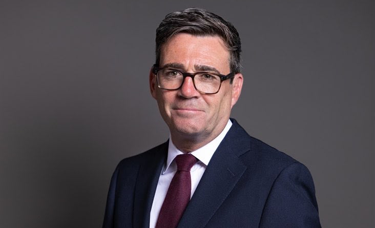 El laborista Andy Burnham se convierte en el nuevo primer ministro del Reino Unido