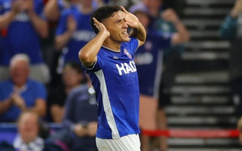 Uno de mitad de cancha: Marcelino Núñez brilló con dos goles en triunfo del Ipswich Town en la Carabao Cup
