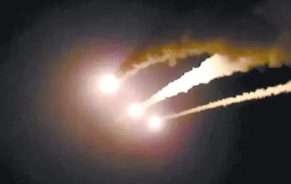 Estados Unidos ataca lanzacohetes iraníes en la isla de Larek en el primer ataque en semanas