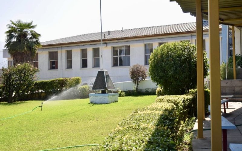 Lenta respuesta y desconocimiento de Luis Mella pone en jaque al Centro de Personas Mayores de Quillota: no hay proyecto en el Gore