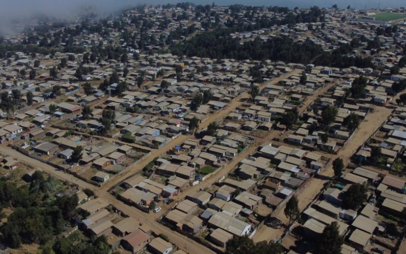 Acuerdan cronograma para abordar tomas en terrenos fiscales y avanzar en proyecto habitacional en San Antonio