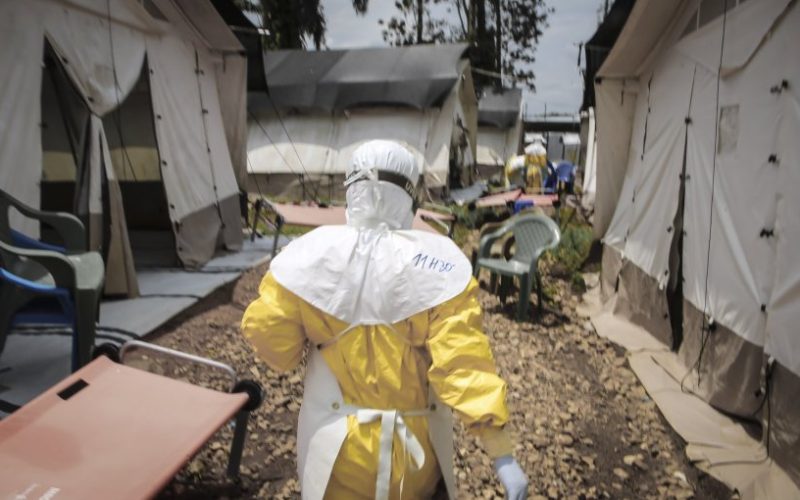 Fallecidos por brote de ébola superan los 2.400 en el Congo: cifra de infectados supera las 5.200 personas