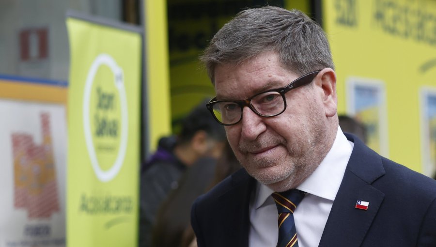 Biministro Mas valora Imacec de 2,4% y asegura que la economía comienza a salir del estancamiento