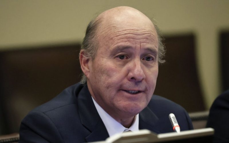 Ministro Quiroz confirma aumento en el precio de los combustibles y adelanta alza en torno a $90 en el diésel