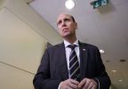 Ministro Arrau destaca "cierto consenso" en reforma de seguridad y anuncia que "se disminuirá el nivel de urgencia"