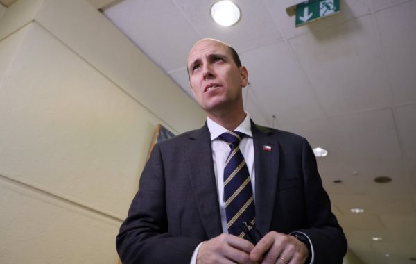 Ministro Arrau destaca "cierto consenso" en reforma de seguridad y anuncia que "se disminuirá el nivel de urgencia"