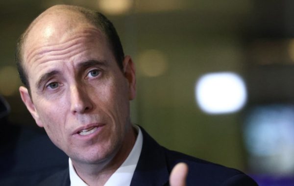 Ministro Arrau descarta vínculo con Fernando Cerimedo y se abre a realizar cambios a la reforma de seguridad