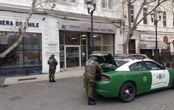 Hombre ingresó a la Defensoría Penal Pública de Valparaíso a causar daños y terminó detenido al interior del edificio