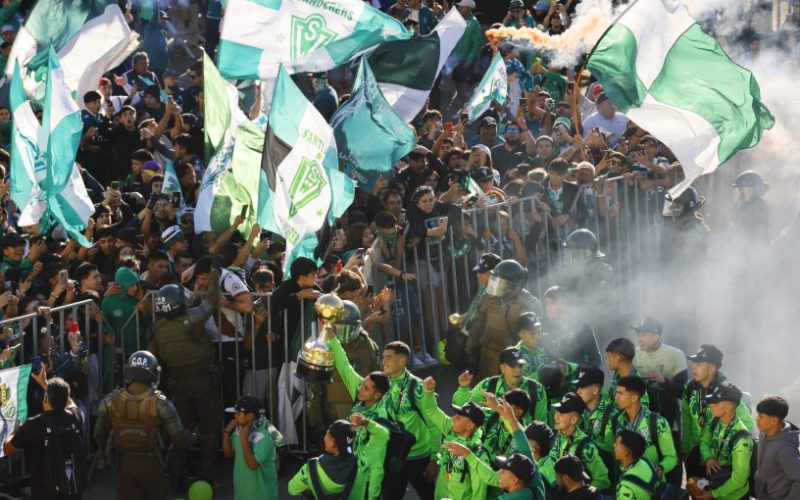 ¡Locura caturra! Hinchas de Santiago Wanderers agotan en menos de una hora las entradas para la final ante Real Madrid