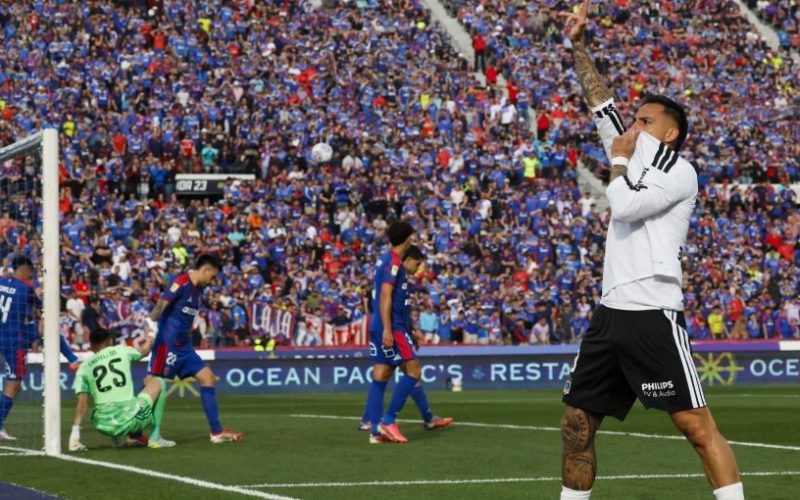 U. de Chile denuncia a Javier Correa por realizar gesto obsceno tras la victoria de Colo-Colo en el Superclásico