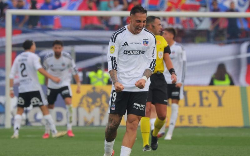 Informe arbitral no consigna el polémico gesto de Javier Correa en triunfo de Colo-Colo sobre la U