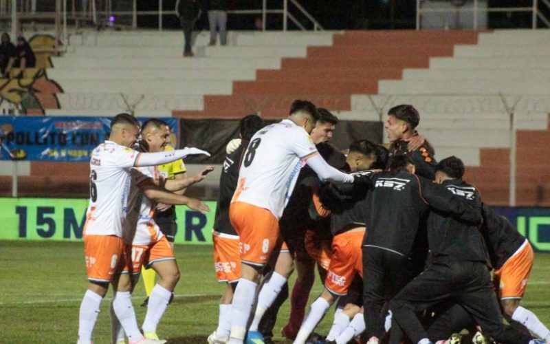 Cobresal se impone a Palestino y de momento abandona la zona de descenso en la Liga de Primera