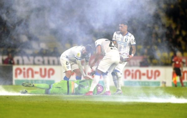 Portero de Huachipato fue dado de alta tras recibir bomba de estruendo en Coquimbo