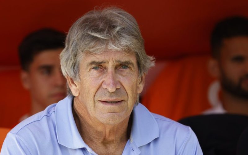 Pellegrini niega compromiso con la Roja y reafirma que cumplirá su contrato con el Betis