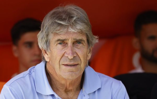 Pellegrini niega compromiso con la Roja y reafirma que cumplirá su contrato con el Betis