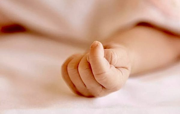 Edema pulmonar asociado a cuadro infeccioso provocó la muerte de bebé de 4 meses en Puchuncaví: su padre quedó en libertad