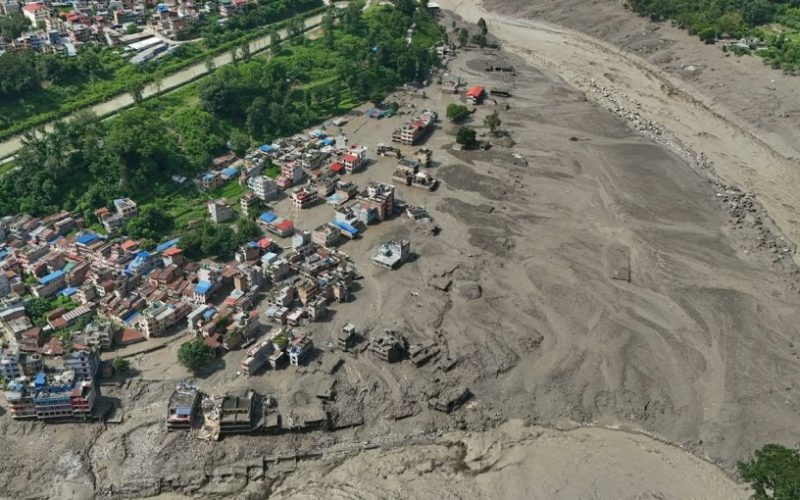 China activa operativo de emergencia tras inundaciones en la frontera con Nepal: Xi ordena buscar a desaparecidos