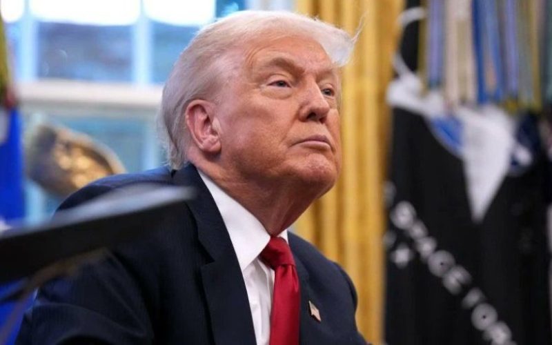 Trump afirma que “Irán es oficialmente una nación fallida” y difunde video generado con IA sobre la isla de Jarg